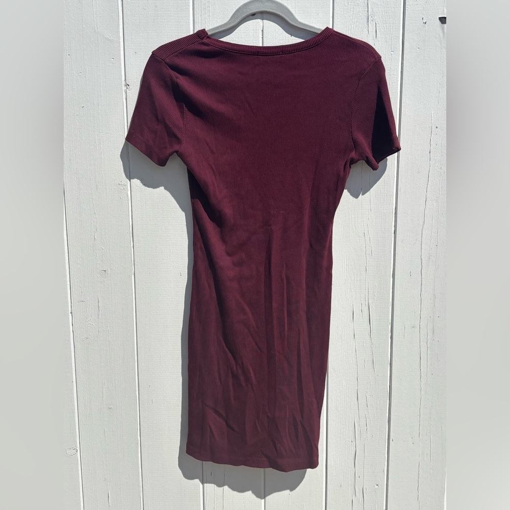 Brandy Melville Ribbed Body Con Short Sleeve Dress - Picture 5 of 7